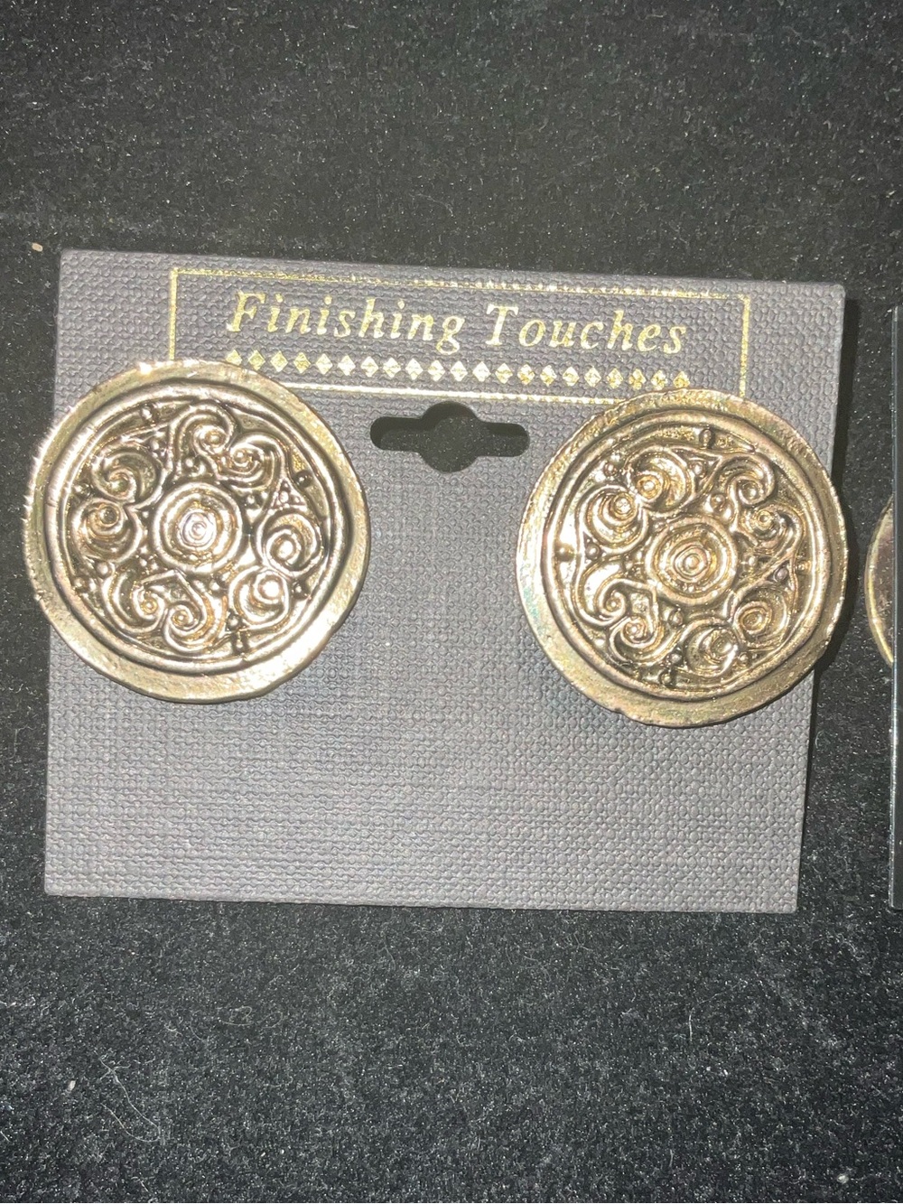 Eve CARAN F vintage 80’s goldtone clipon earrings Celtic Etruscan motif NOS